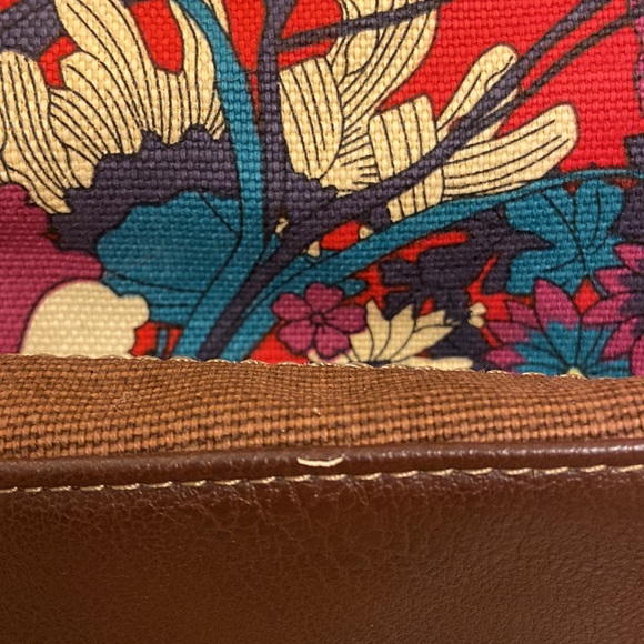 Sakroots Peace, Medium Tote Satchel, Crimson Flower - Picture 10 of 16